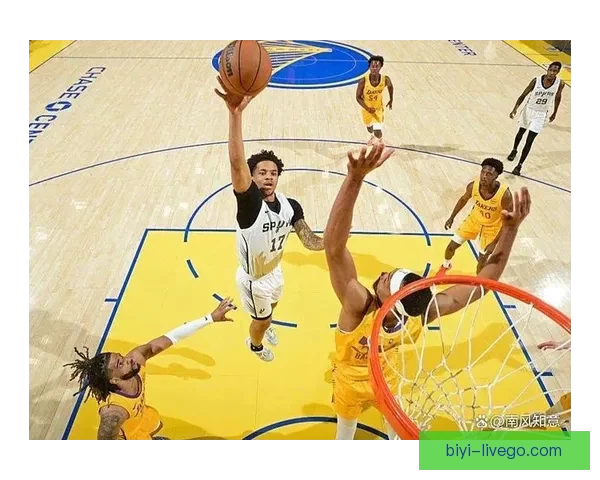 南湾湖人大胜毒蛇挺进西决 克内克特砍下24分13篮板成胜负关键 南湾湖人大胜毒蛇挺进西决 克内克特砍下24分13篮板成胜负关键